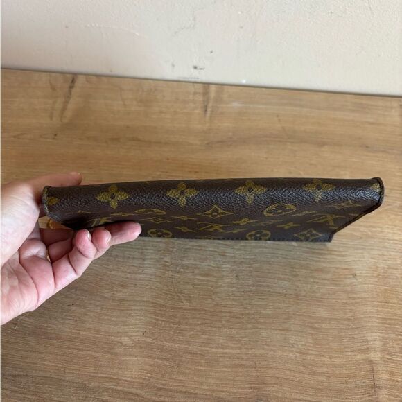 Authentic Louis Vuitton monogram toiletry - Picture 7 of 7